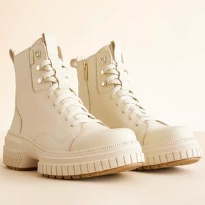New Sorel Cream Lace-Up Combat Boots with Side Zip